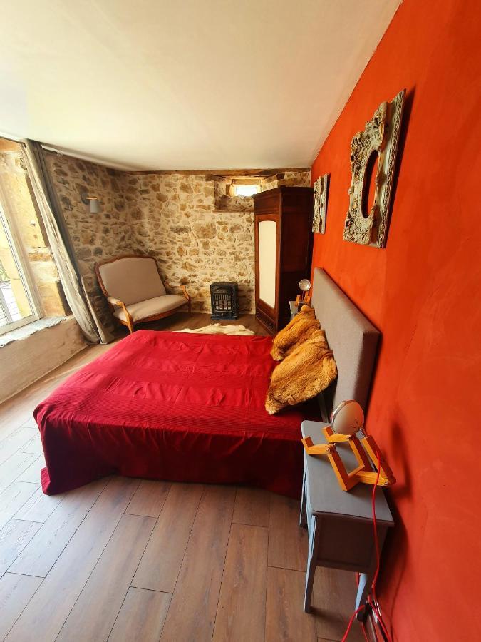 Gite De La Genevriere Saint-Chamant Exteriör bild