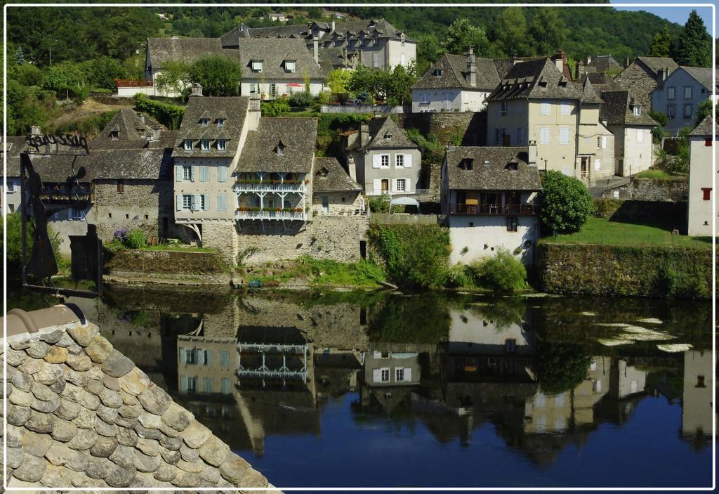 Gite De La Genevriere Saint-Chamant Exteriör bild