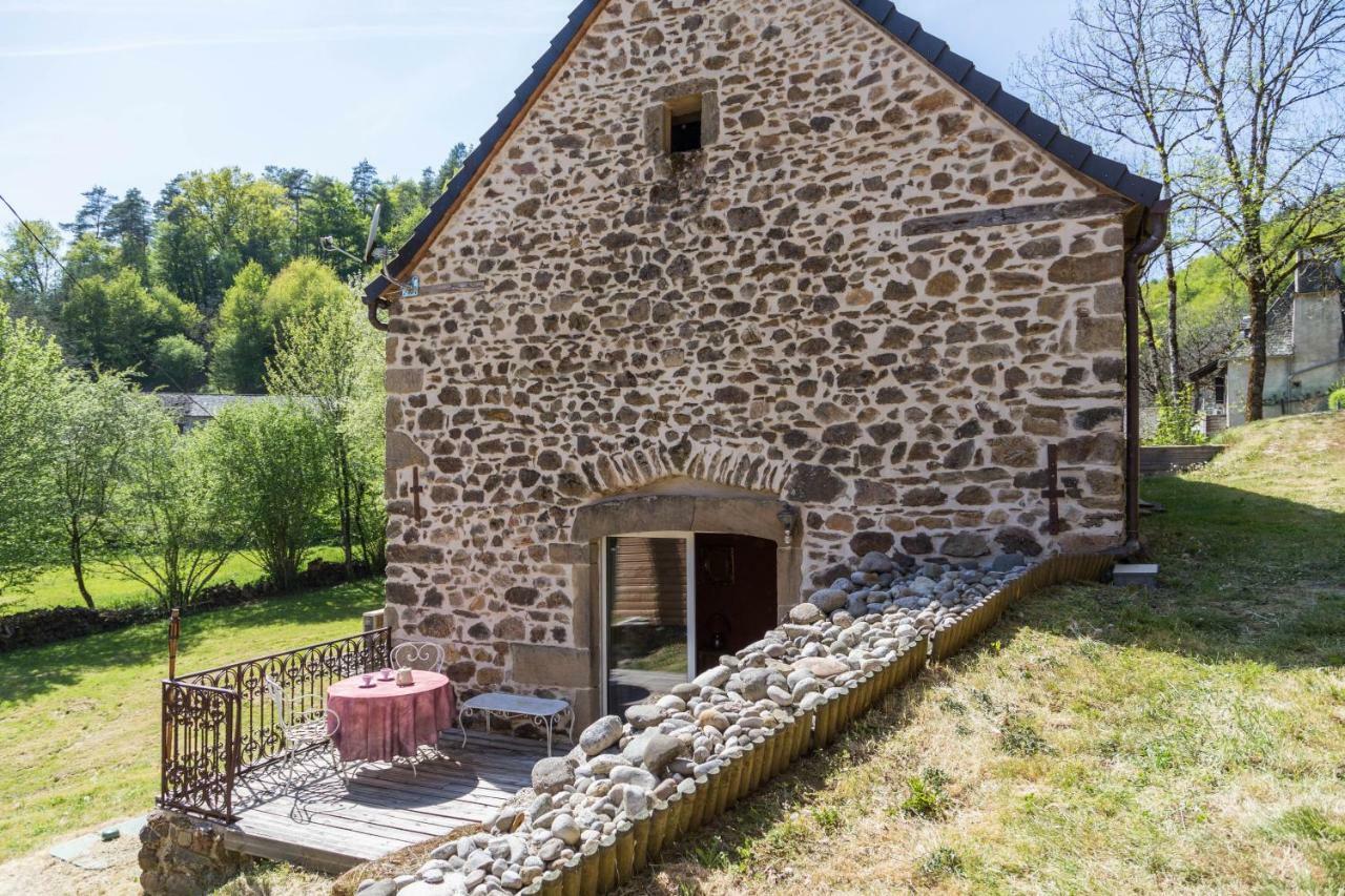 Gite De La Genevriere Saint-Chamant Exteriör bild